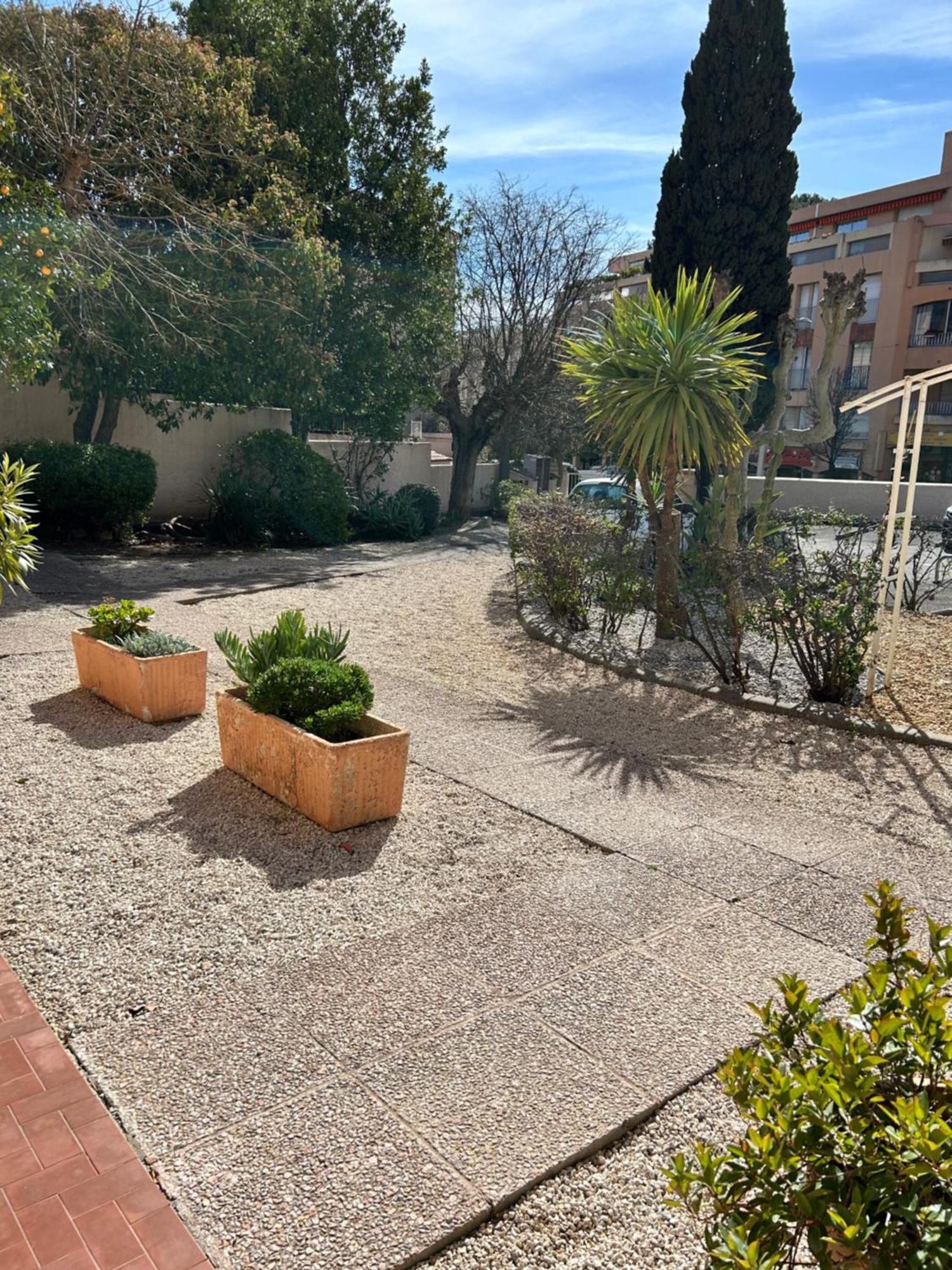Agreable Studio Renove Avec Place De Parking Бандоль Экстерьер фото